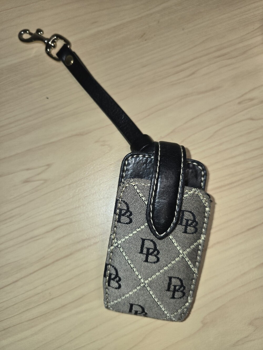 DOONEY & BOURKE Vintage Fabric & Leather Small Case Purse Accessory
